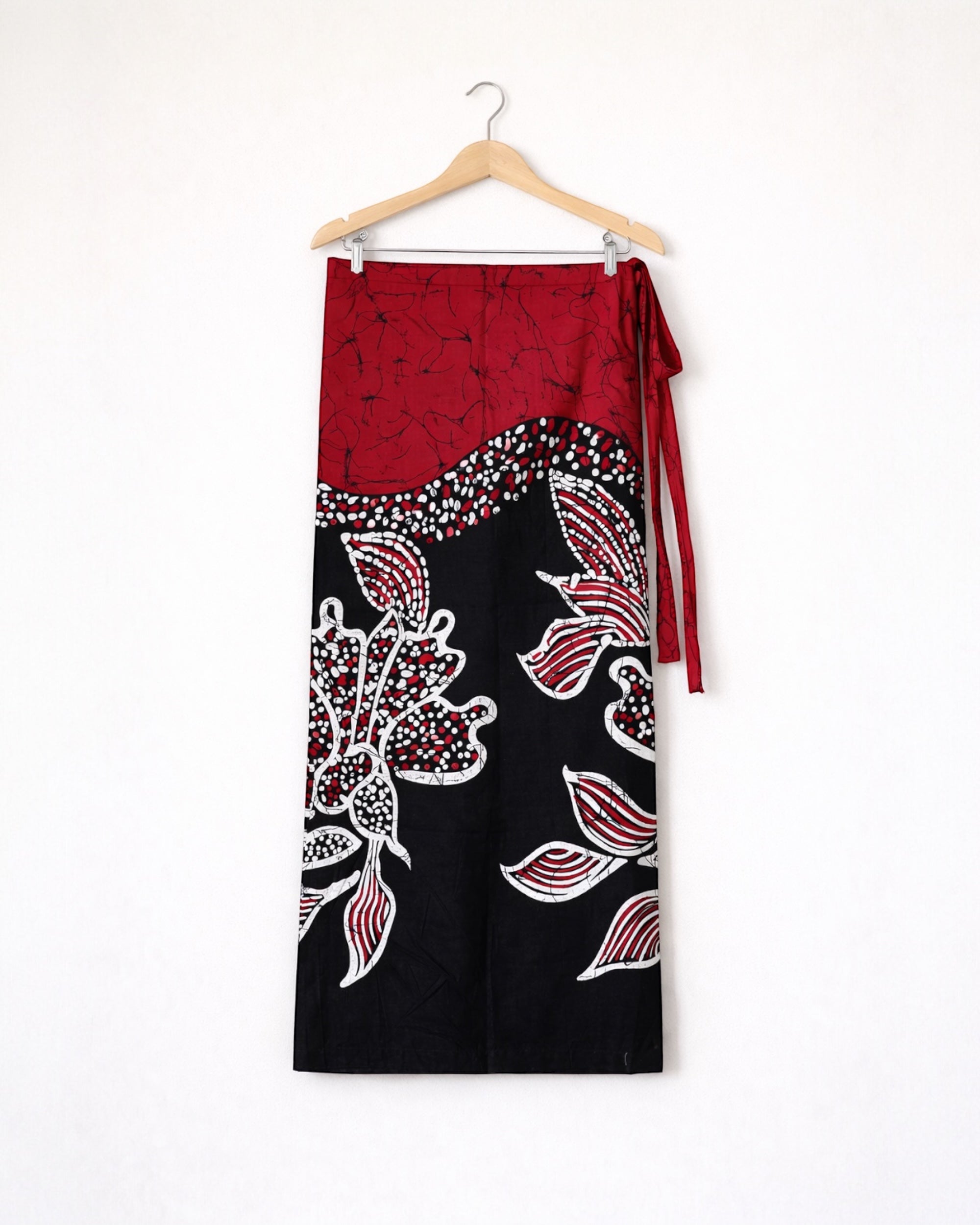 Crimson Bloom Women’s Batik Lungi